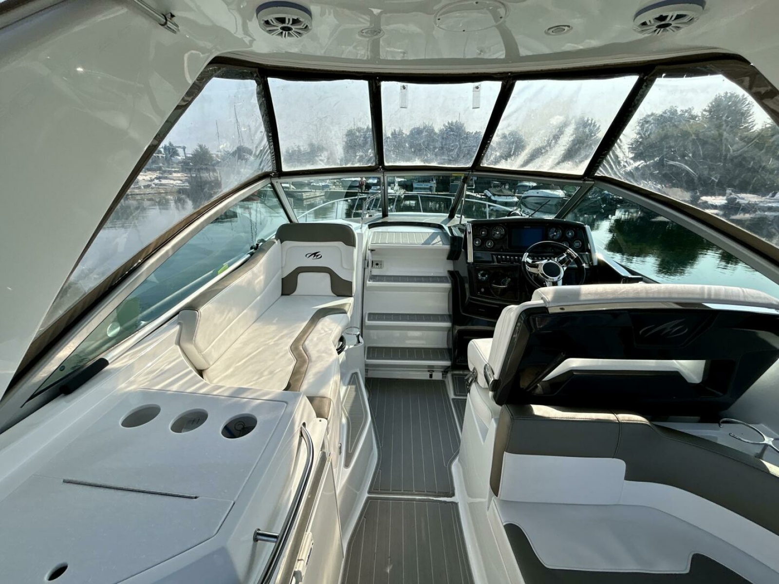 2018 Monterey 295 Sport Yacht 29