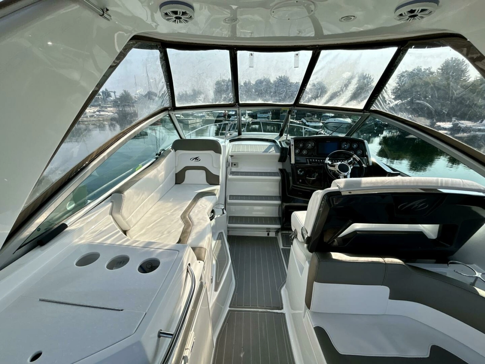 2018 Monterey 295 Sport Yacht 29