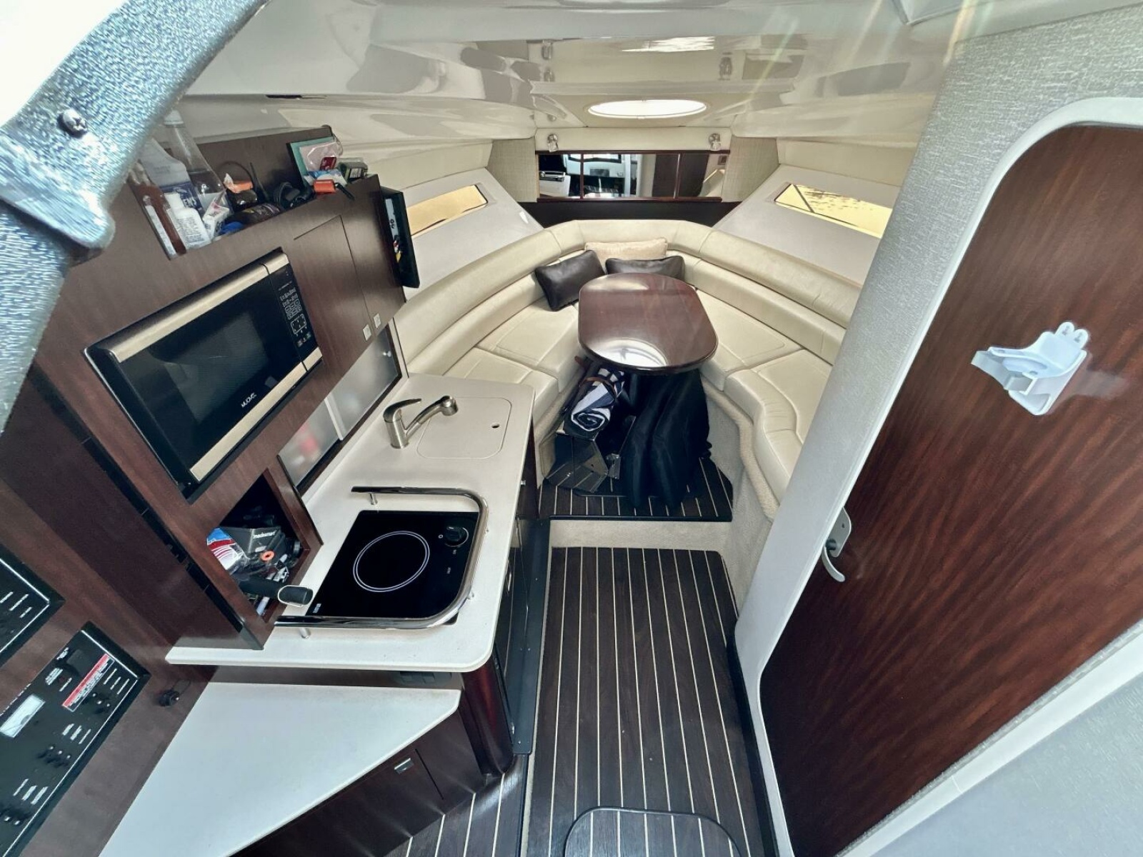 2018 Monterey 295 Sport Yacht 29