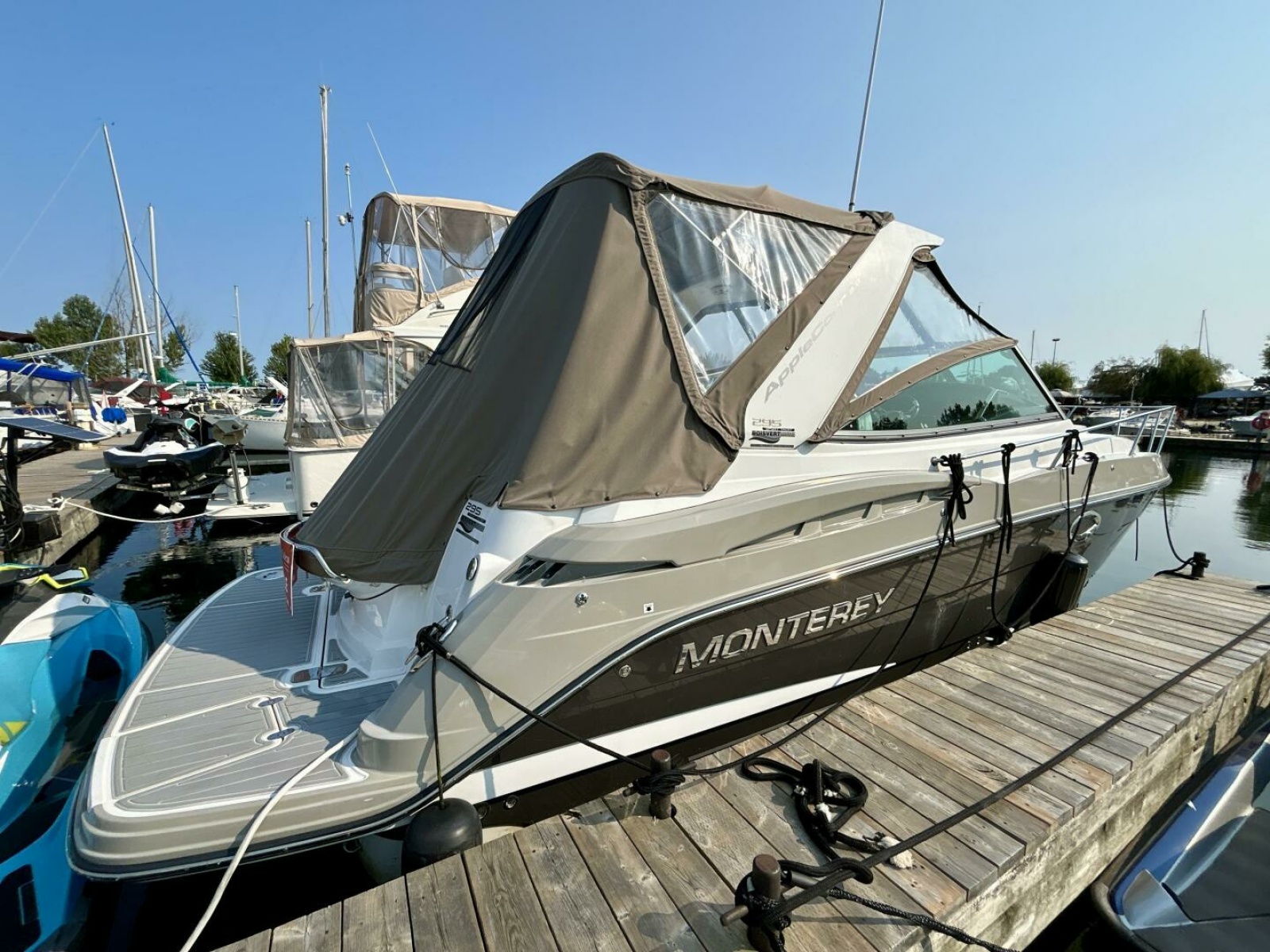 2018 Monterey 295 Sport Yacht 29