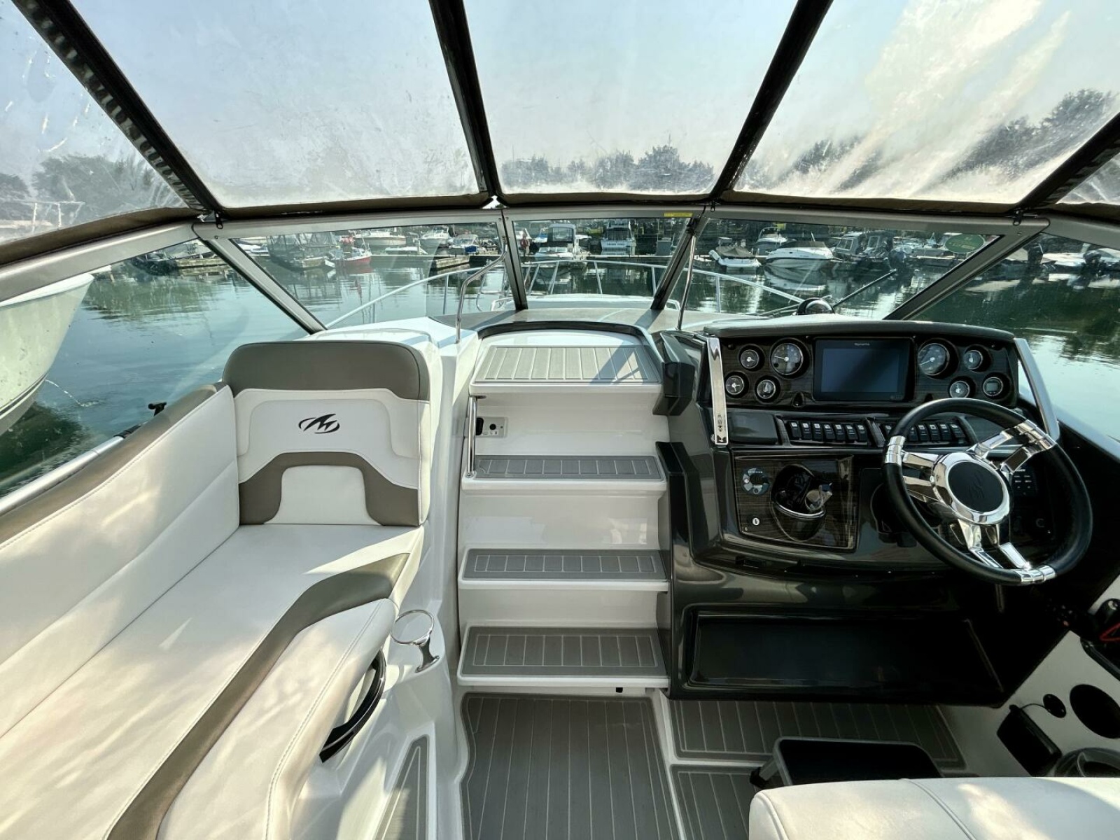 2018 Monterey 295 Sport Yacht 29