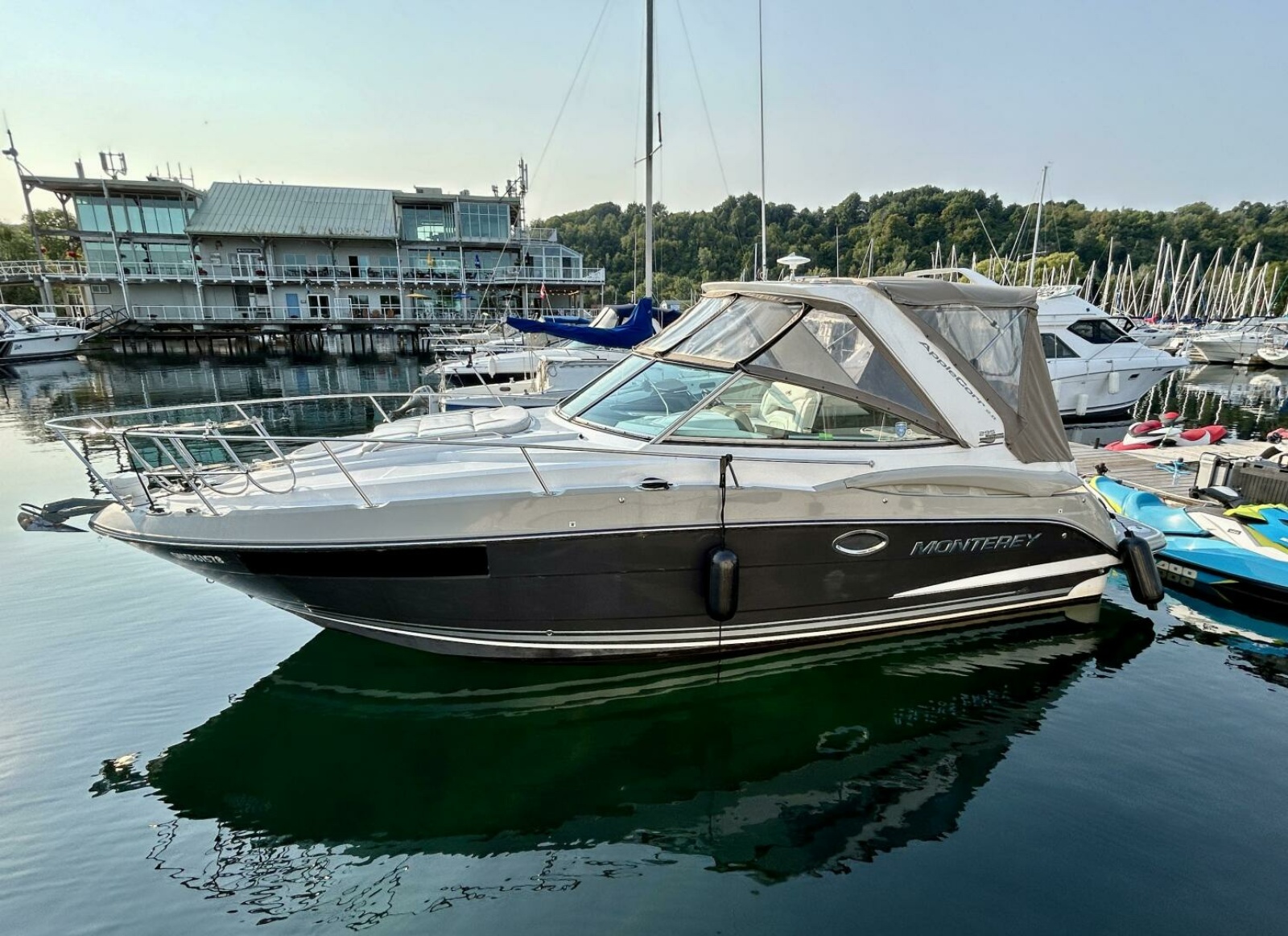 2018 Monterey 295 Sport Yacht 29