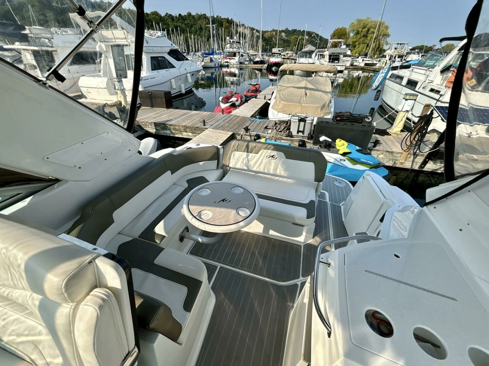 2018 Monterey 295 Sport Yacht 29