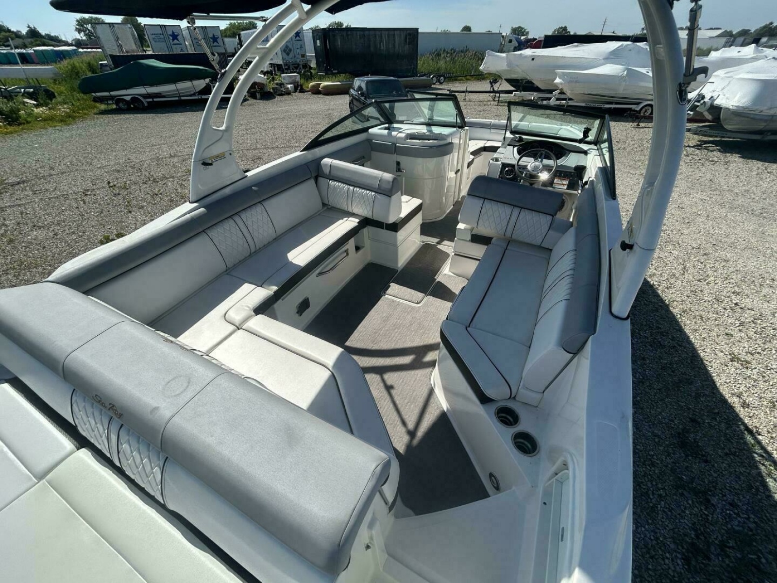 2016 Sea Ray 270 Sundeck 27
