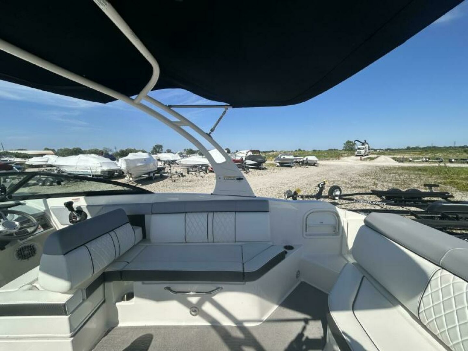 2016 Sea Ray 270 Sundeck 27
