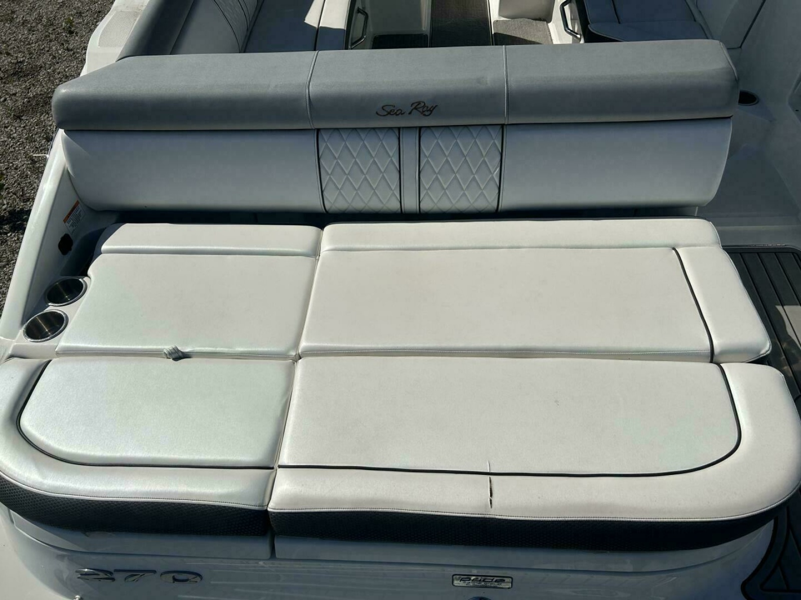 2016 Sea Ray 270 Sundeck 27