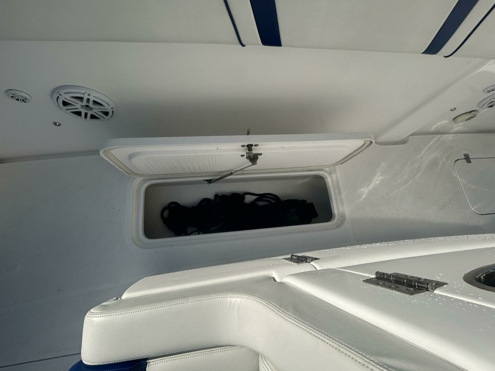 2016 Midnight Express 37 Open 37