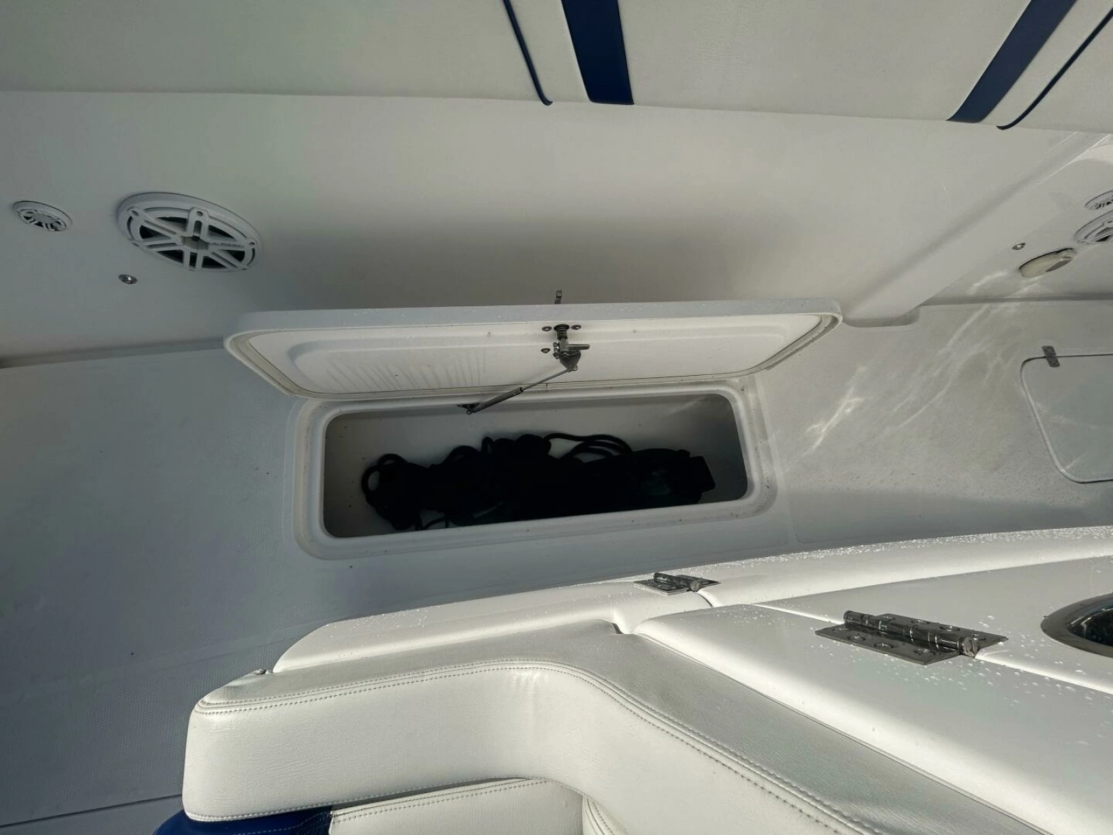 2016 Midnight Express 37 Open 37