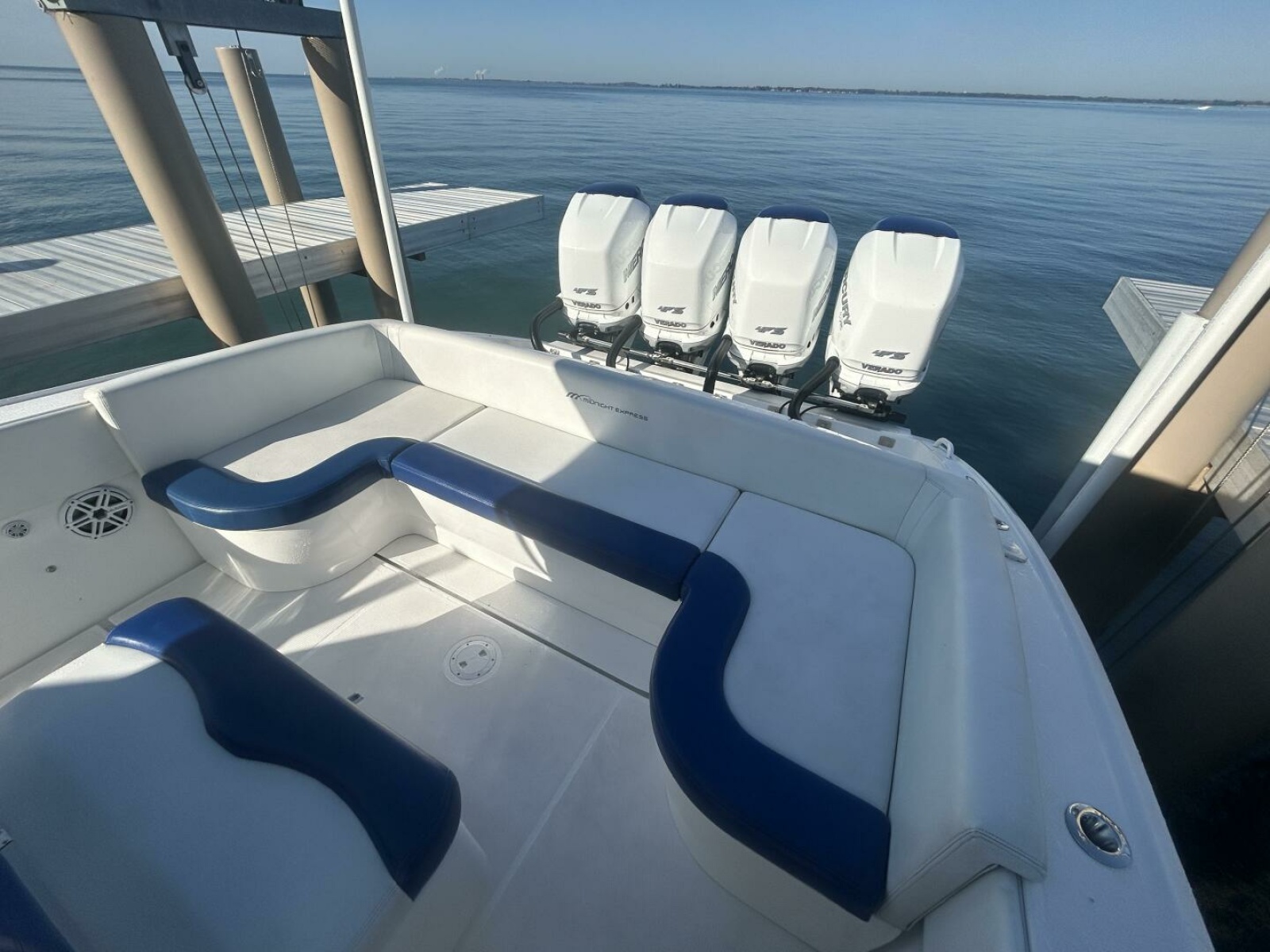 2016 Midnight Express 37 Open 37