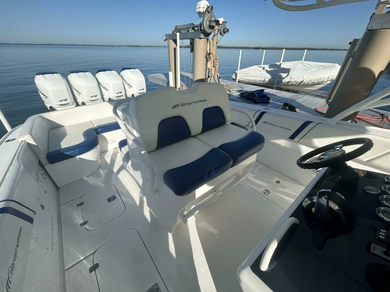 2016 Midnight Express 37 Open 37