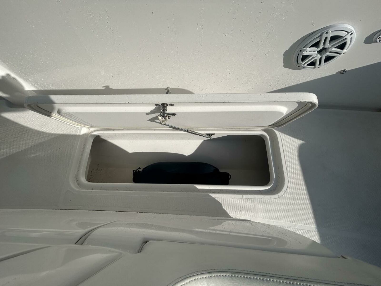 2016 Midnight Express 37 Open 37