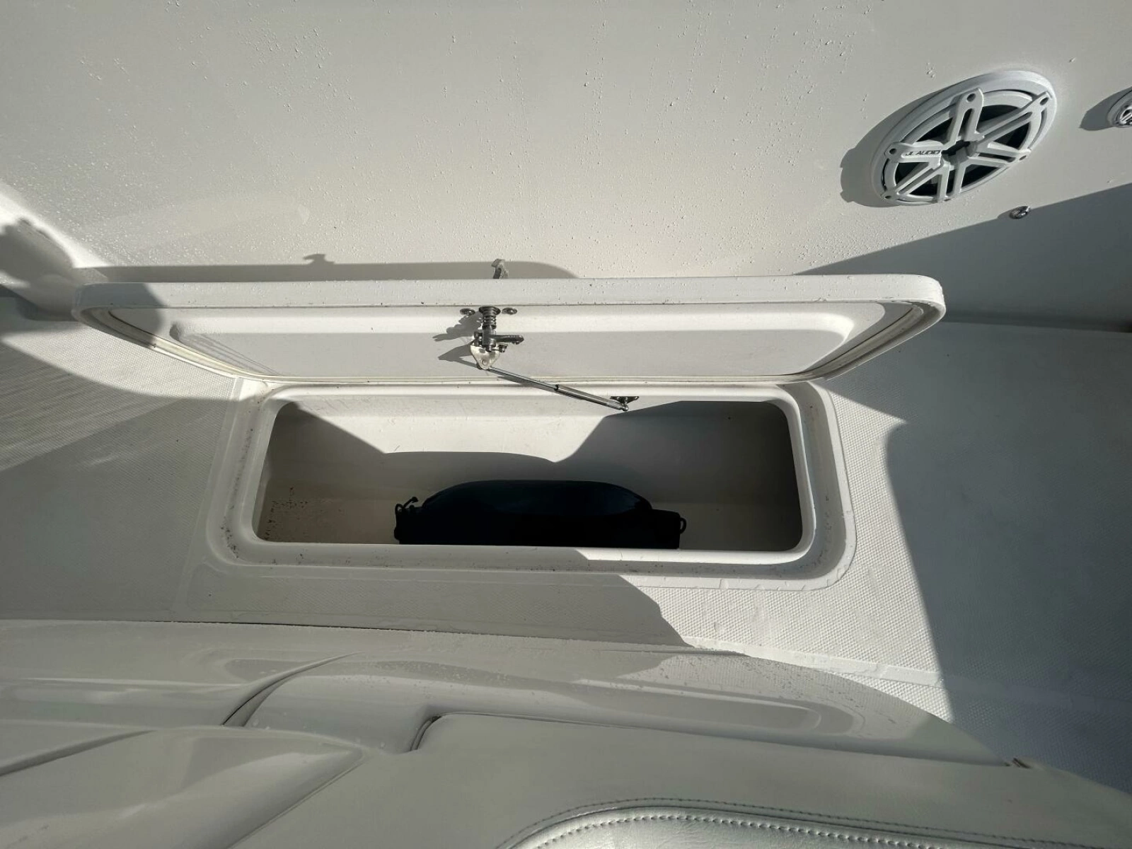 2016 Midnight Express 37 Open 37