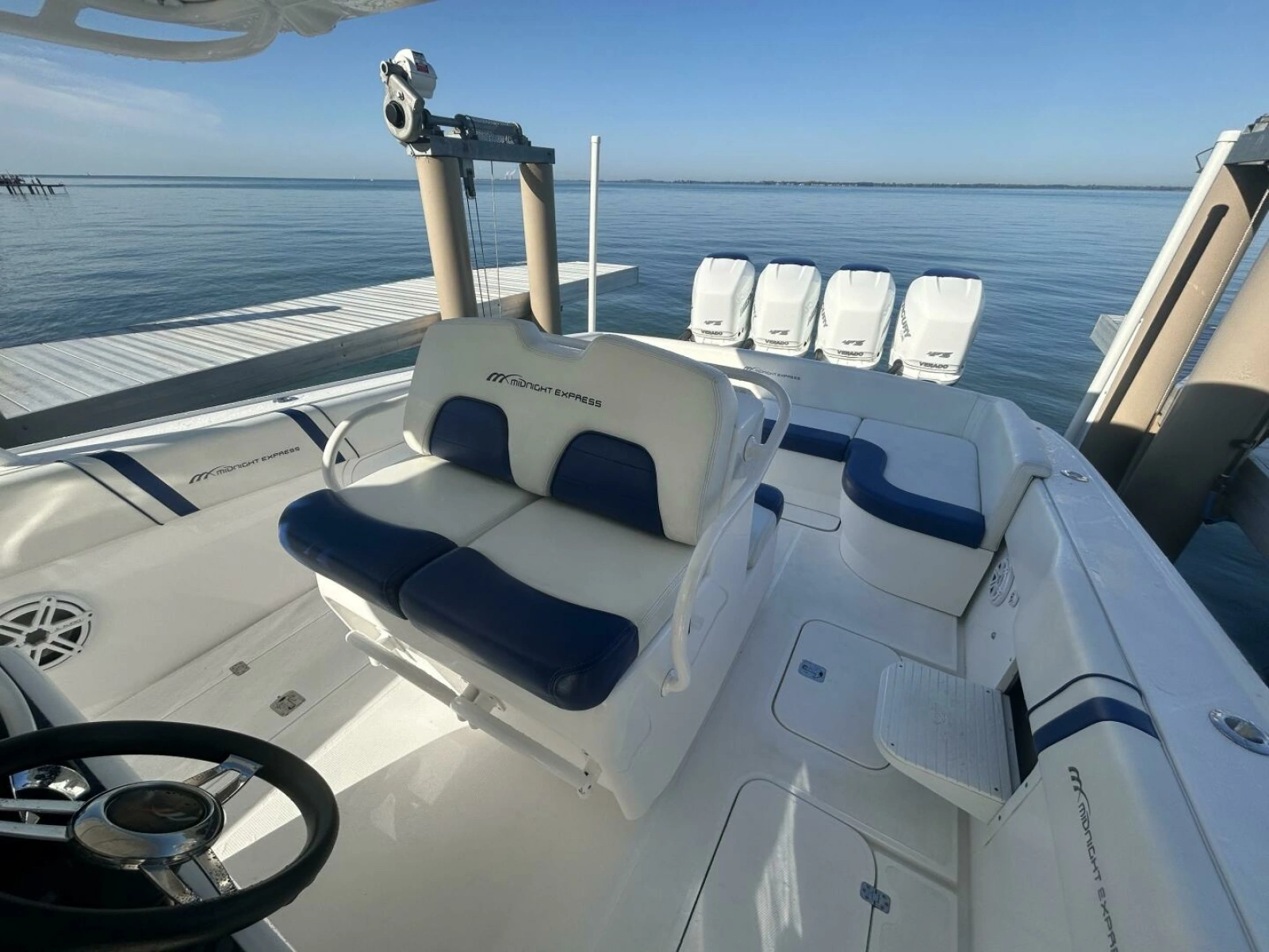 2016 Midnight Express 37 Open 37