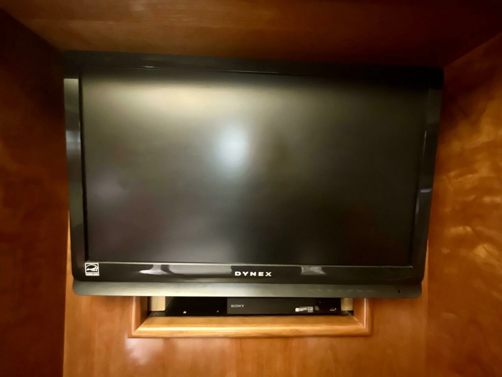 2005 Cruisers Yachts 405 Express Motor Yacht 40