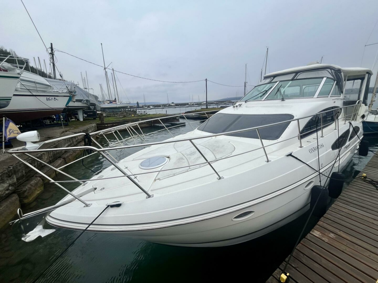 2005 Cruisers Yachts 405 Express Motor Yacht 40