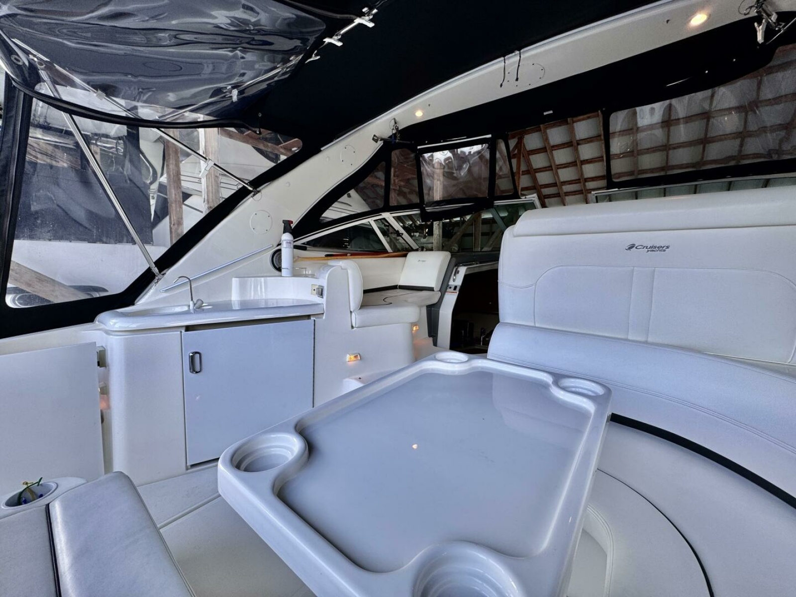 2006 Cruisers Yachts 340 Express 34