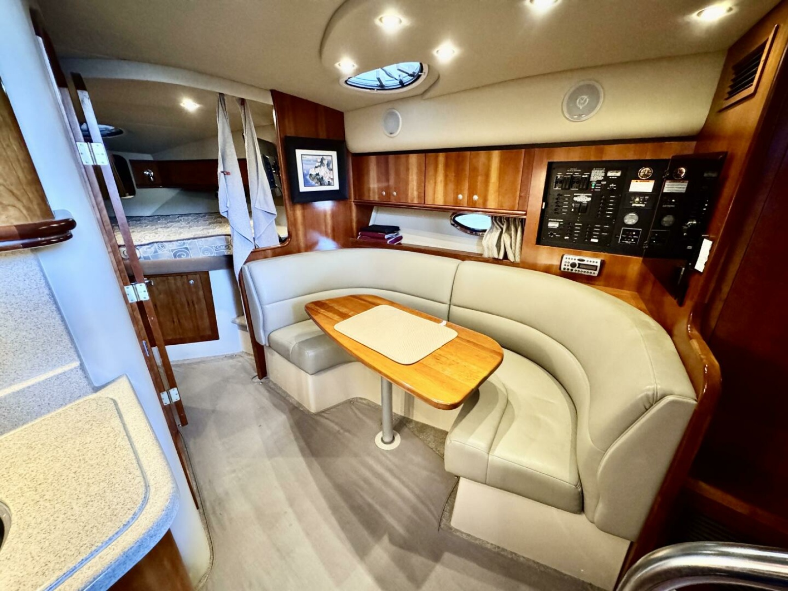 2006 Cruisers Yachts 340 Express 34