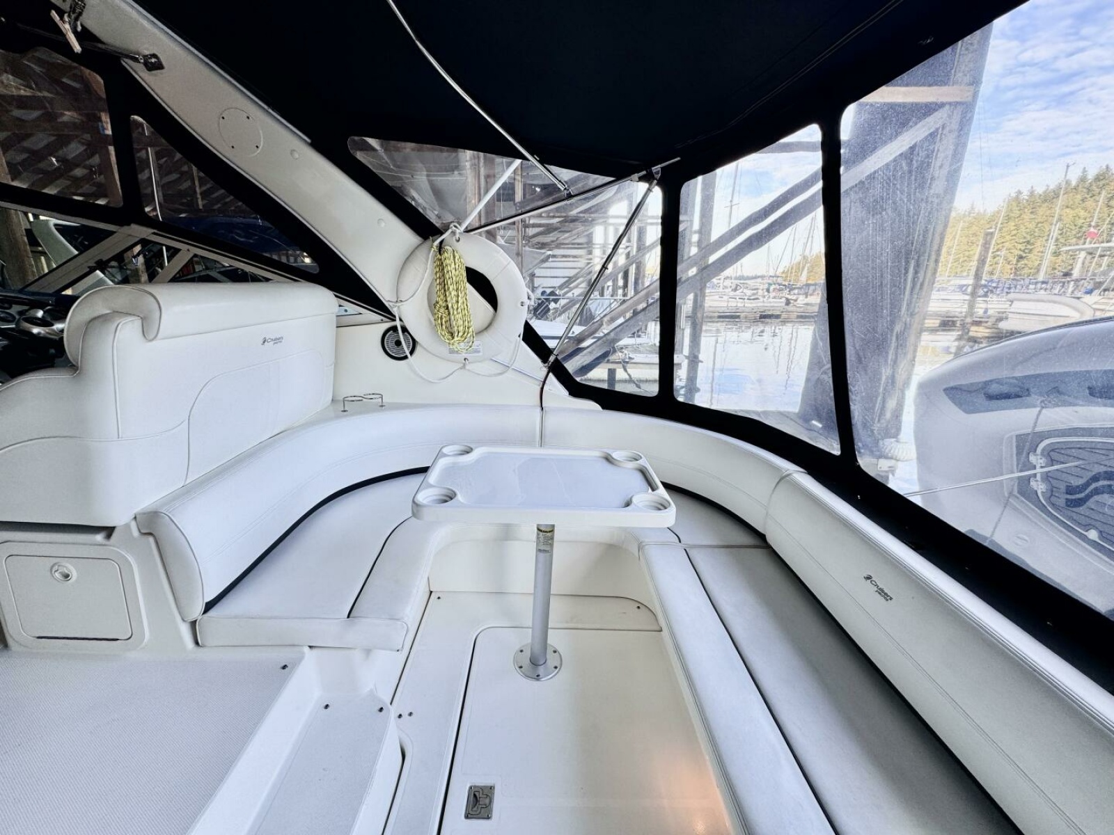 2006 Cruisers Yachts 340 Express 34
