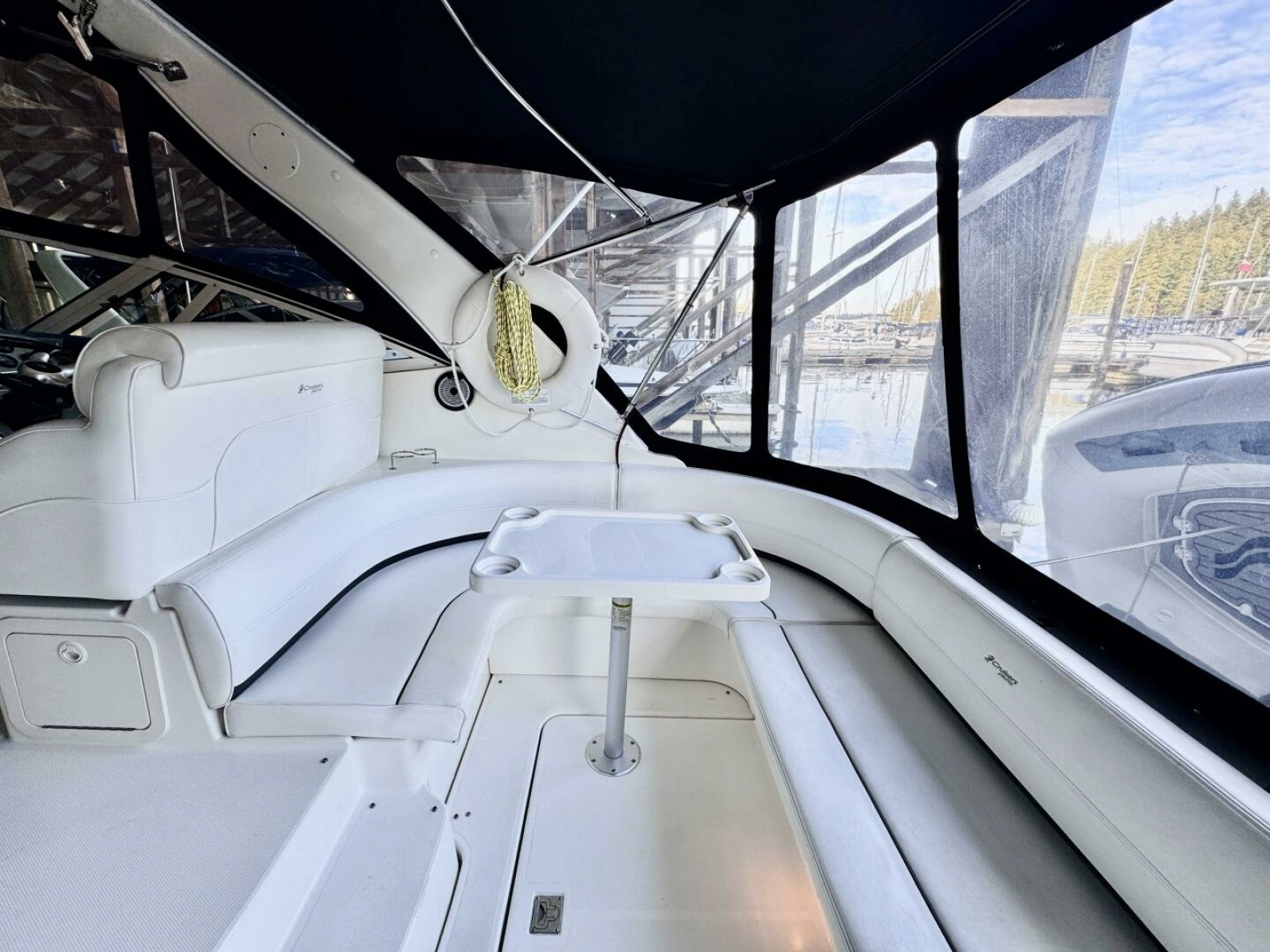 2006 Cruisers Yachts 340 Express 34