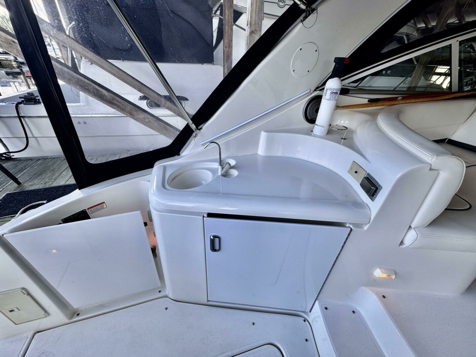 2006 Cruisers Yachts 340 Express 34