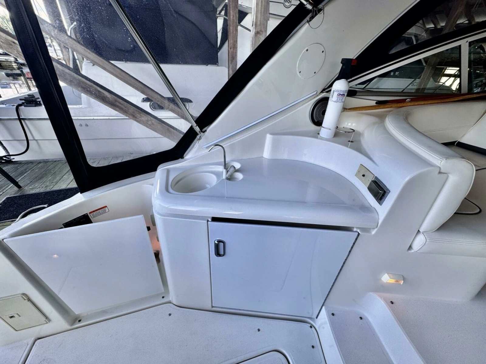 2006 Cruisers Yachts 340 Express 34