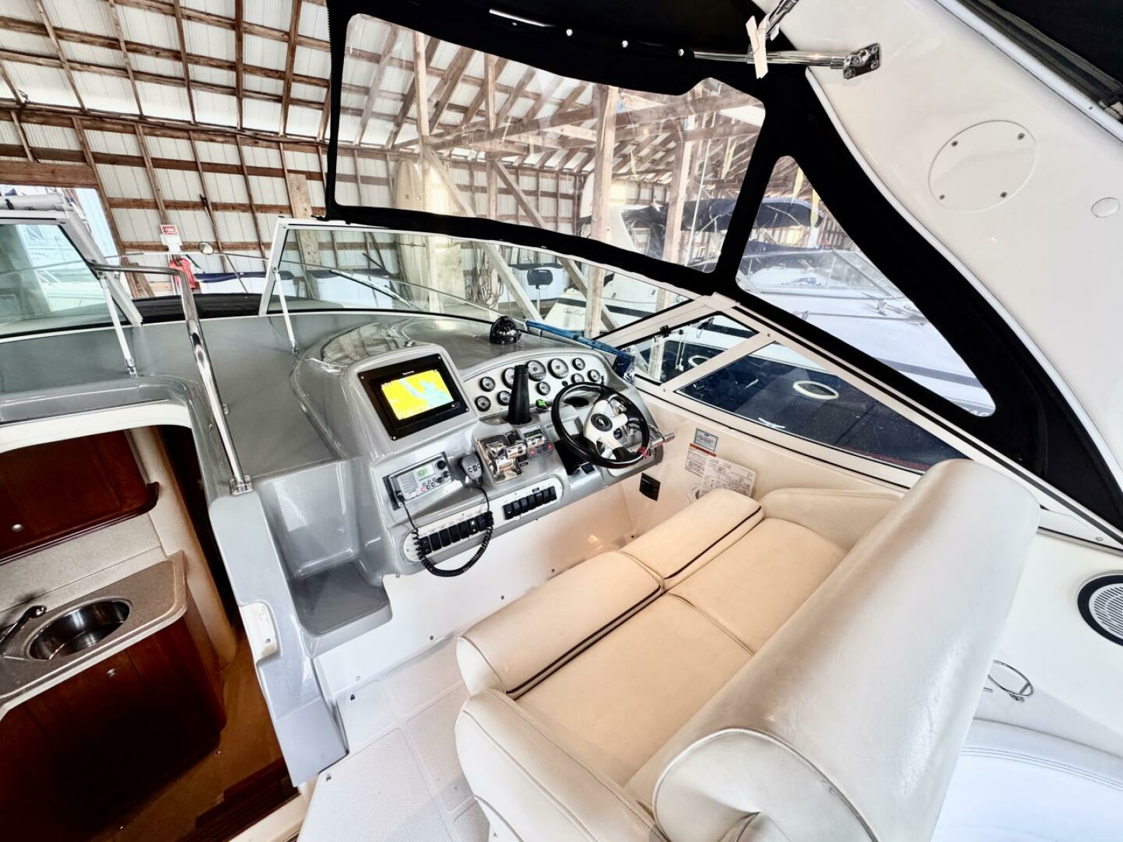 2006 Cruisers Yachts 340 Express 34