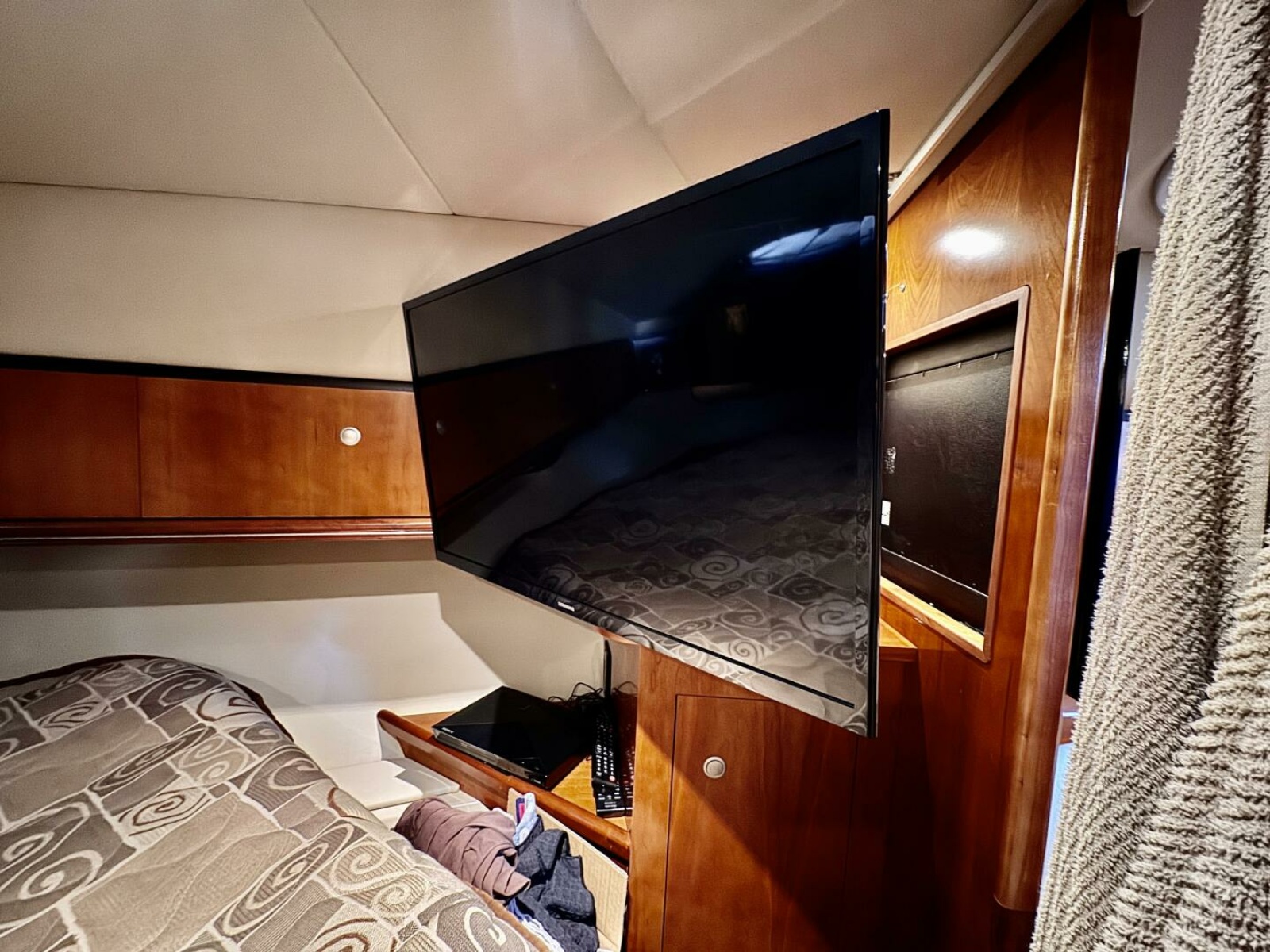 2006 Cruisers Yachts 340 Express 34