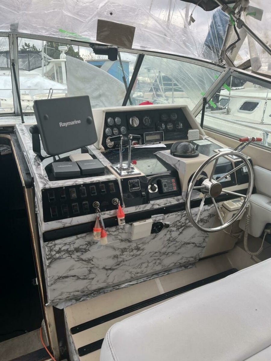 1985 Regal 360 Commodore 36