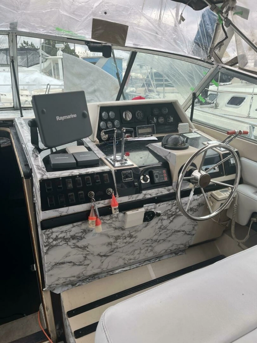 1985 Regal 360 Commodore 36