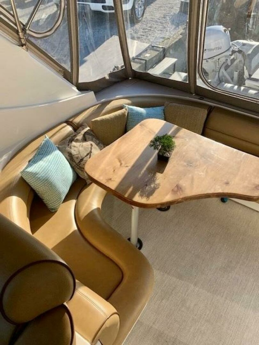 1998 Cruisers Yachts 3870 Express 38