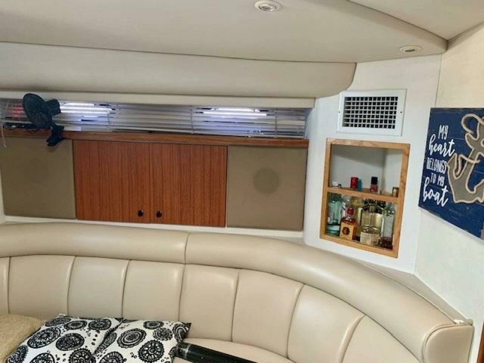1998 Cruisers Yachts 3870 Express 38