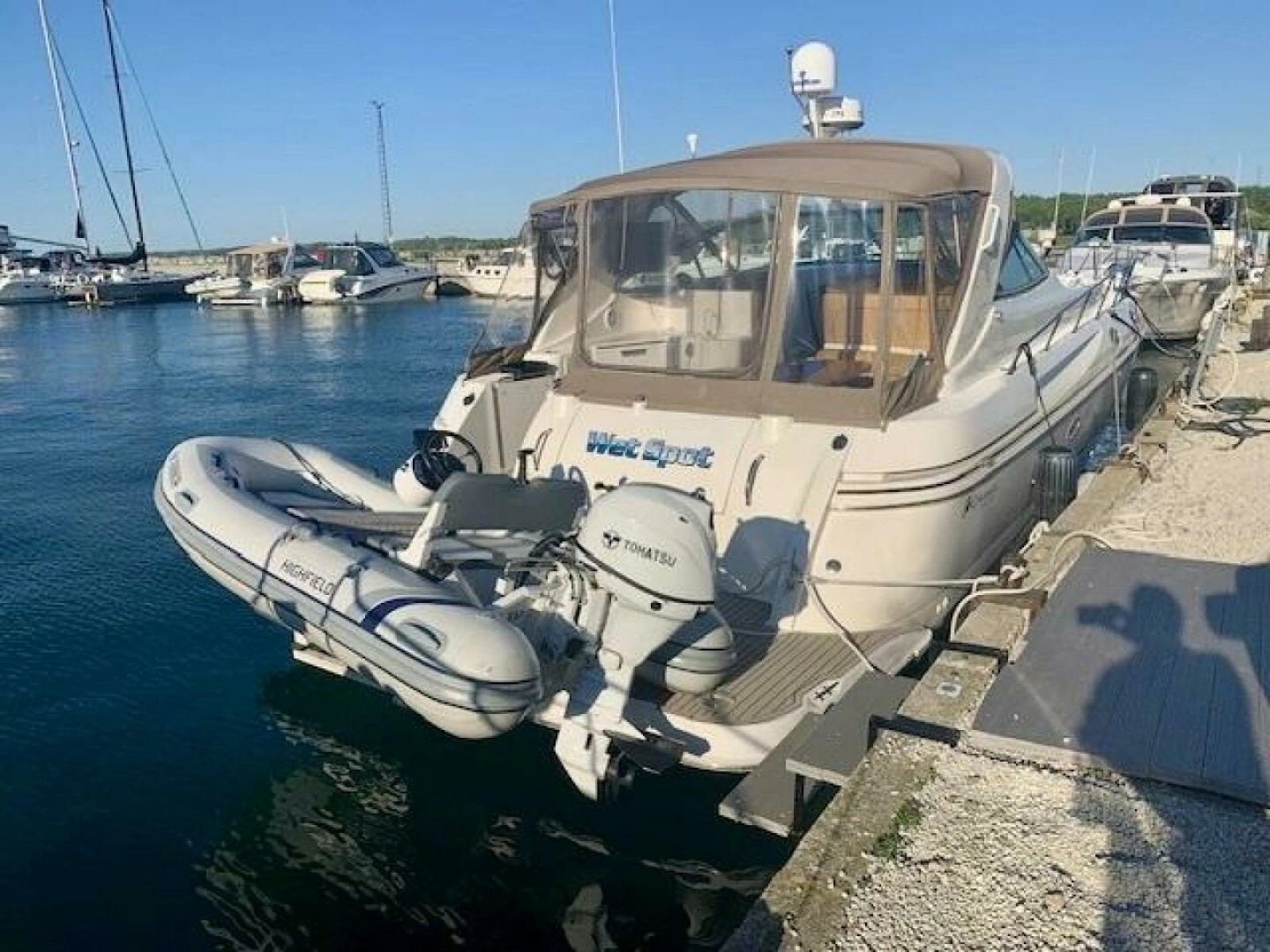 1998 Cruisers Yachts 3870 Express 38