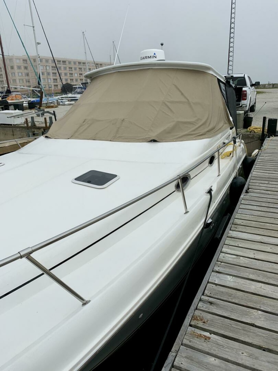 1999 Sea Ray 330 Sundancer 33