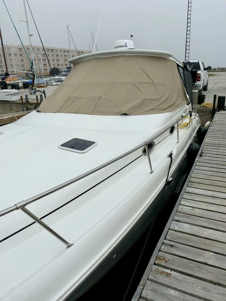 1999 Sea Ray 330 Sundancer 33