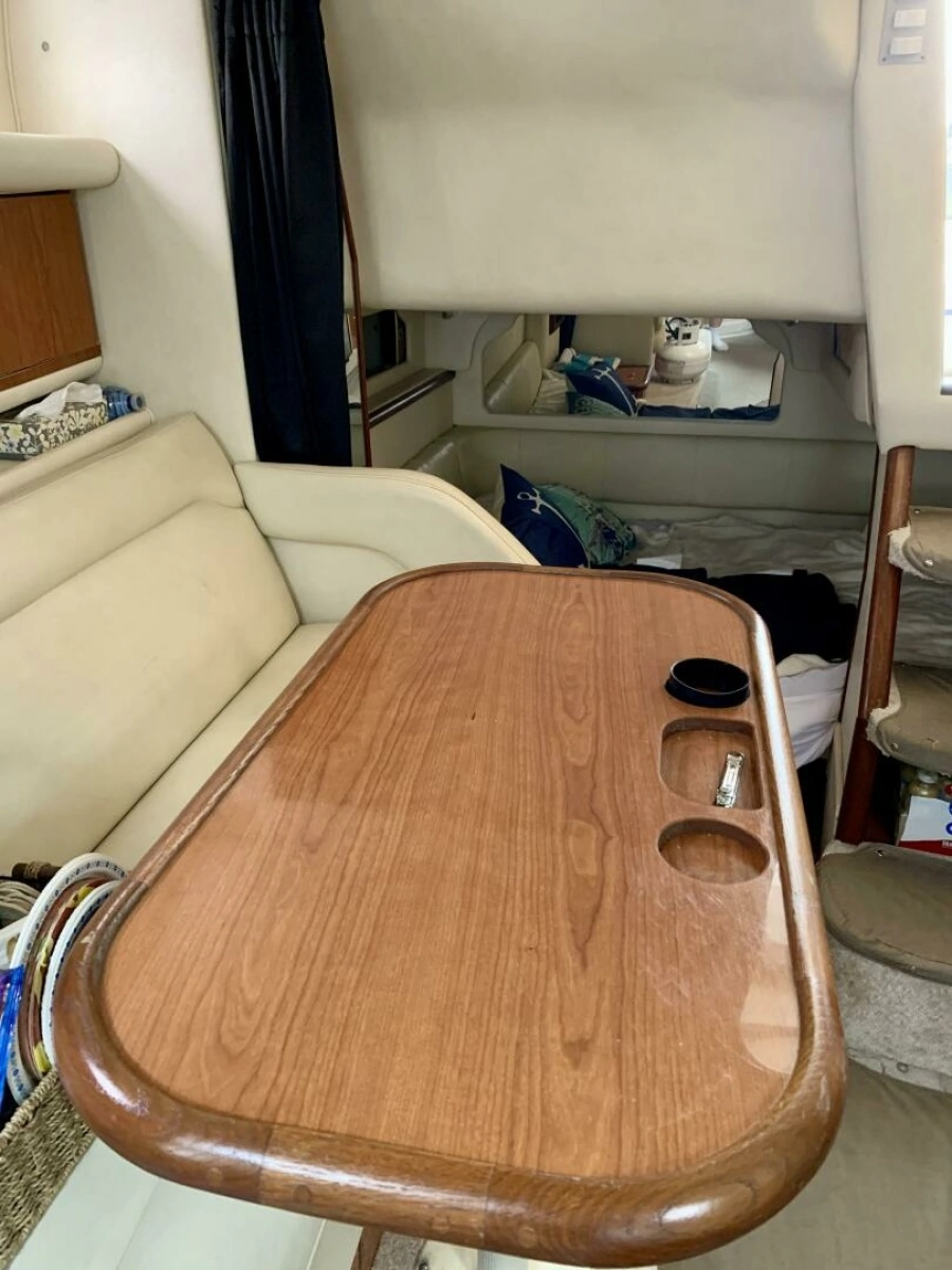 1999 Sea Ray 330 Sundancer 33