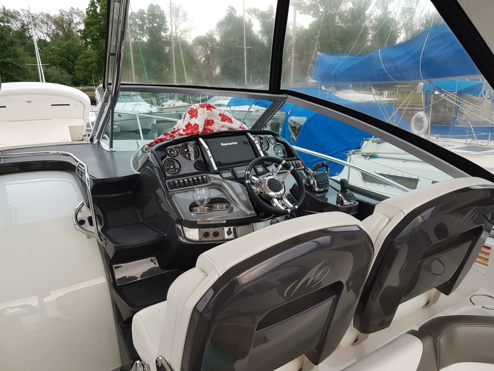 2013 Monterey 340 Sport Yacht 34