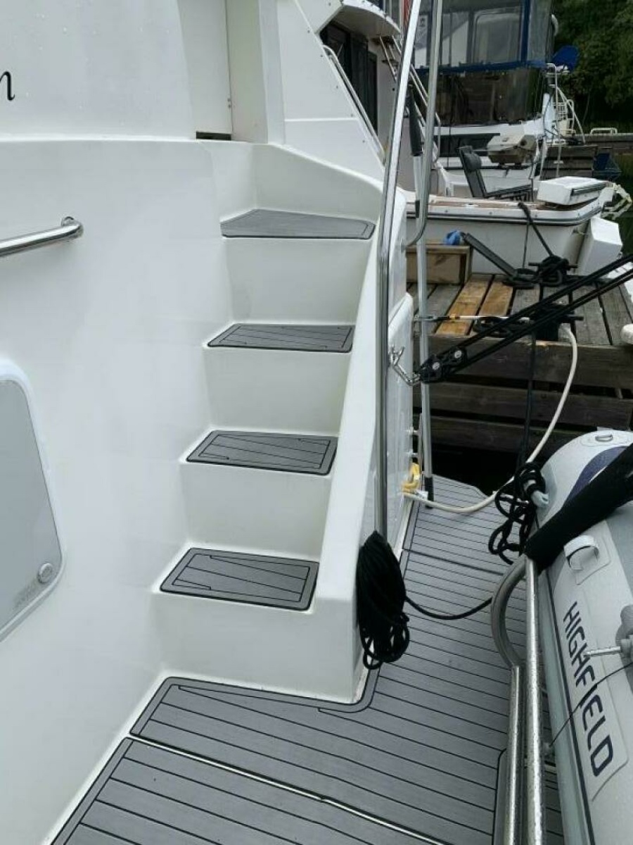 1997 Silverton 352 Motor Yacht 35