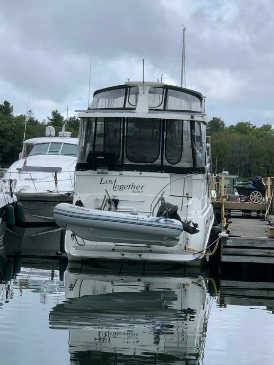 1997 Silverton 352 Motor Yacht 35