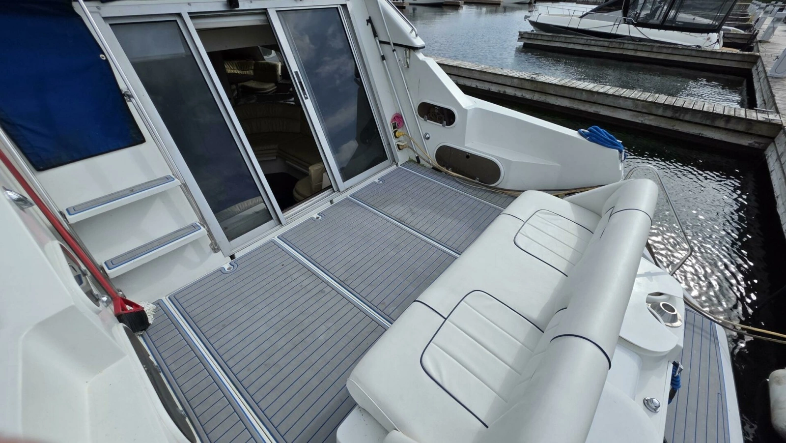 1989 Carver Santego 38