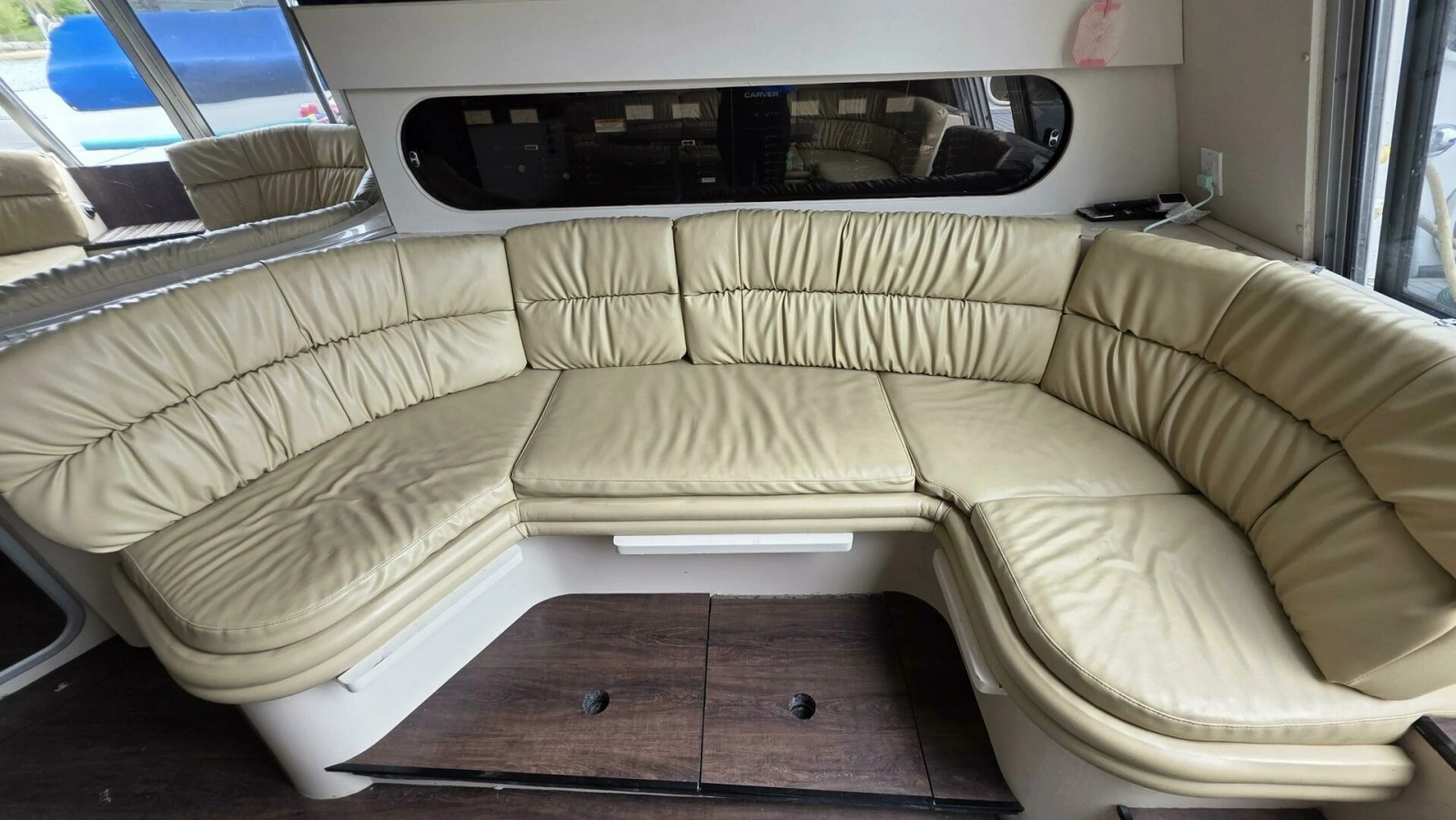 1989 Carver Santego 38