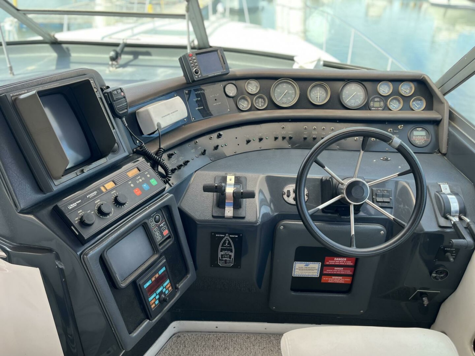 1992 Sea Ray 440 Sundancer 44