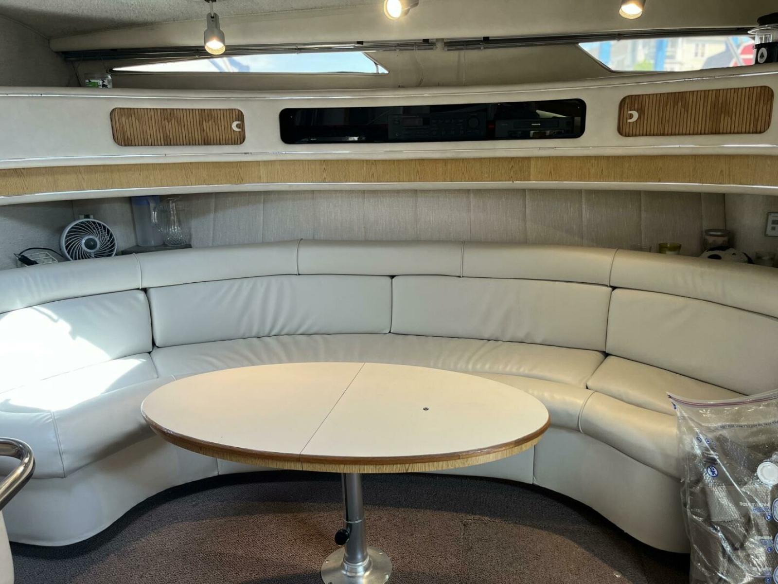 1992 Sea Ray 440 Sundancer 44