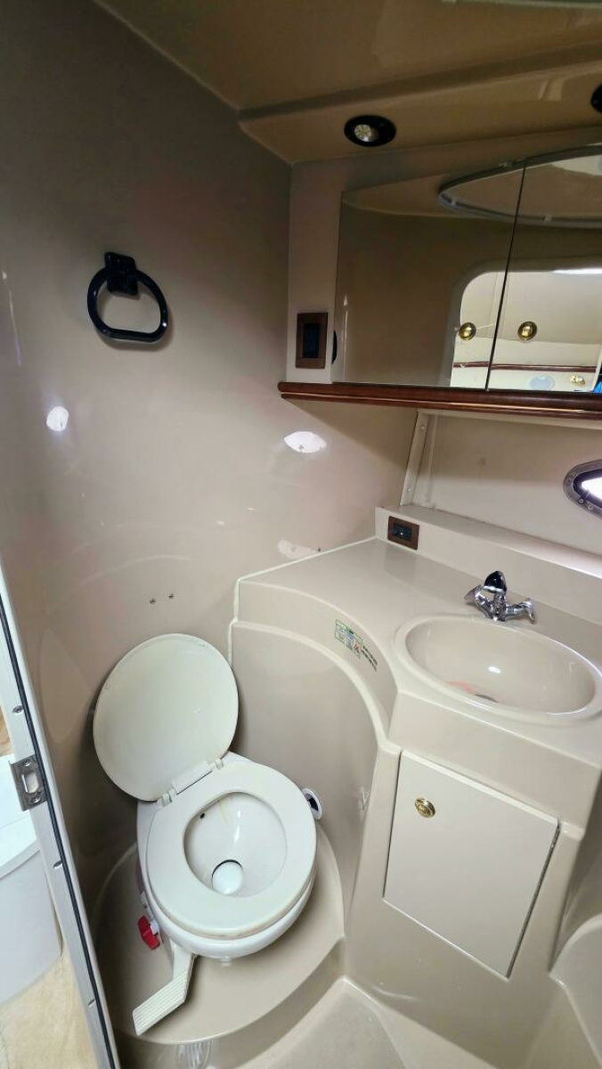 1999 Cruisers Yachts 3375 Esprit 33