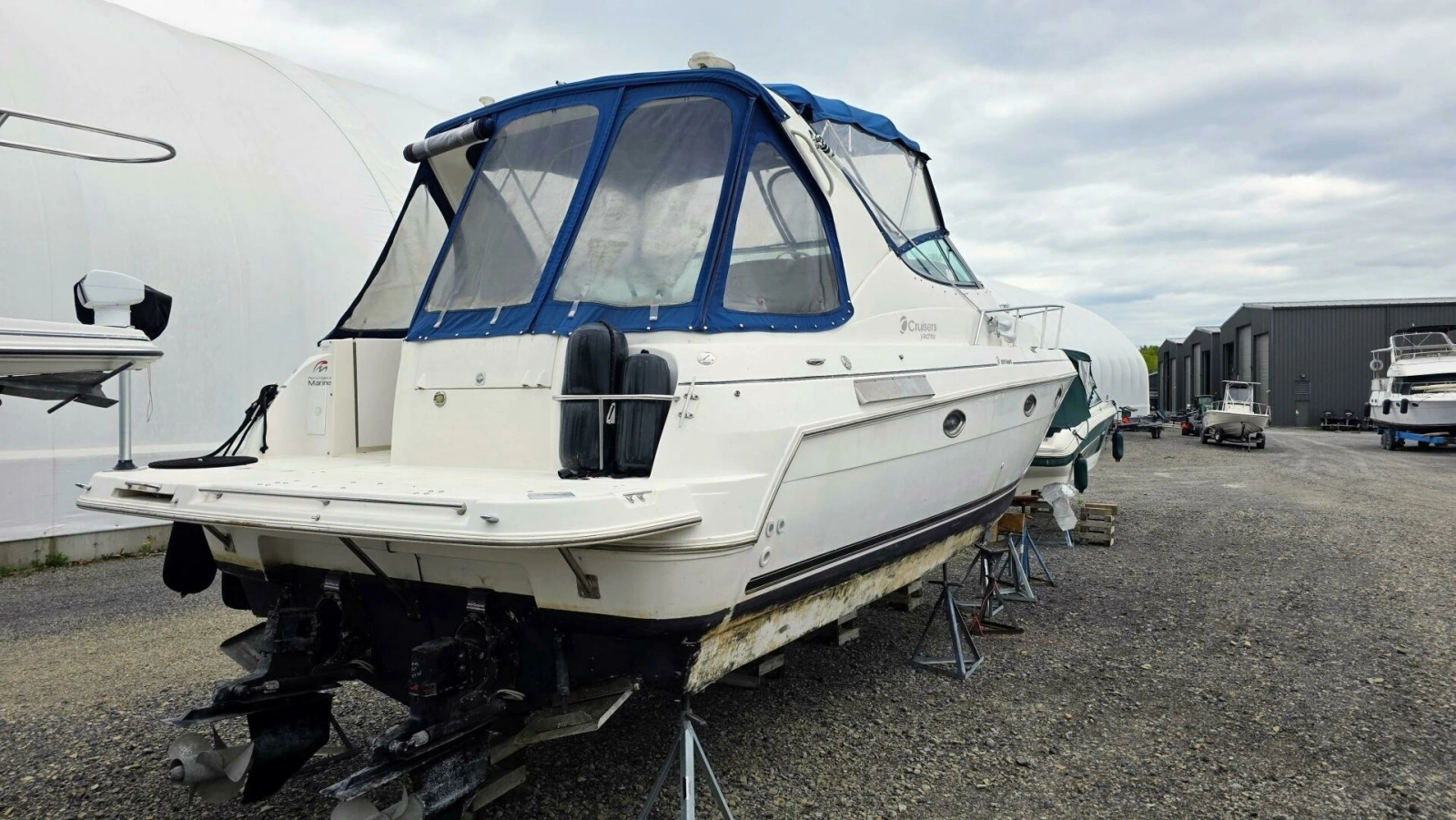 1999 Cruisers Yachts 3375 Esprit 33