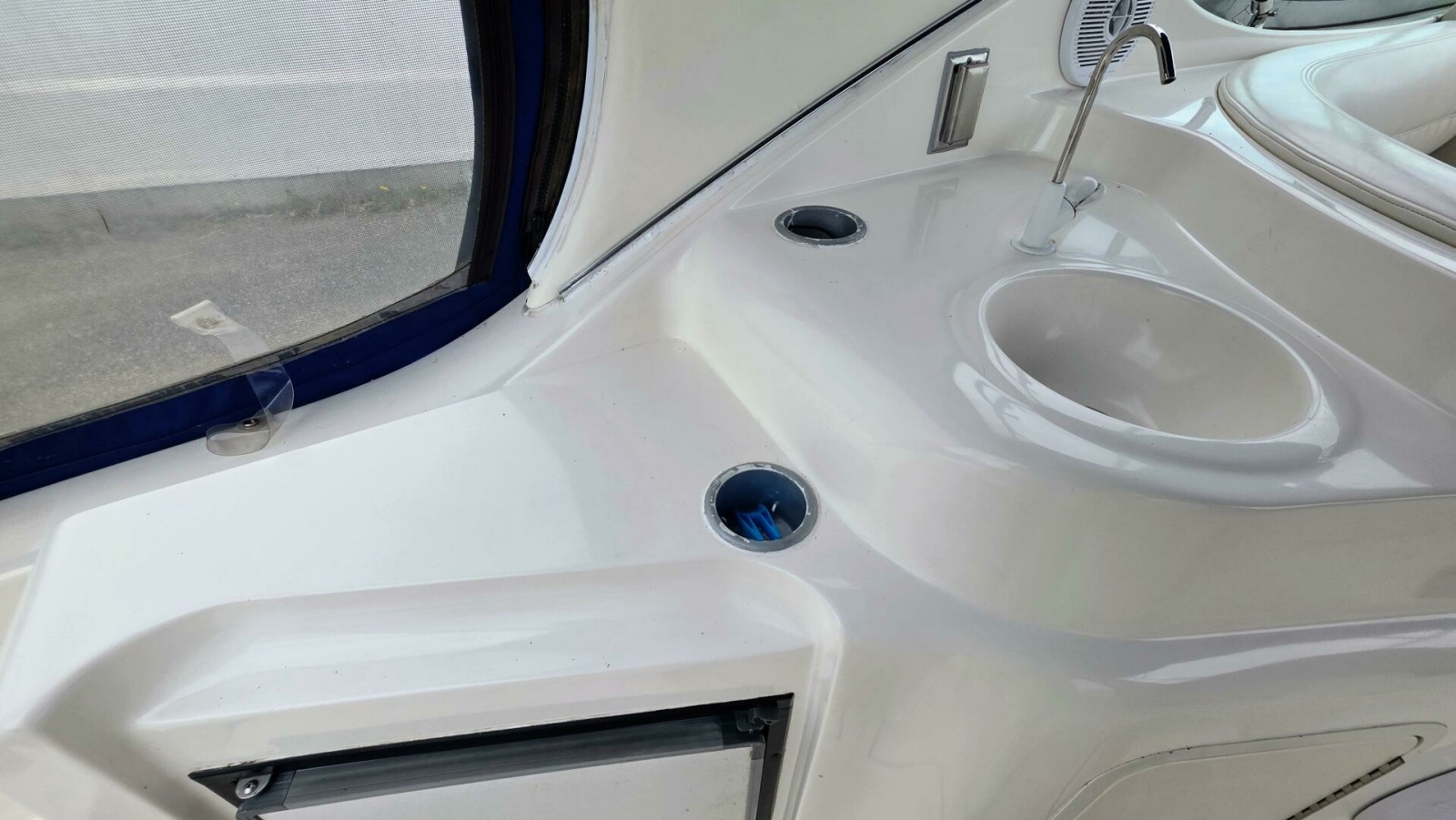 1999 Cruisers Yachts 3375 Esprit 33