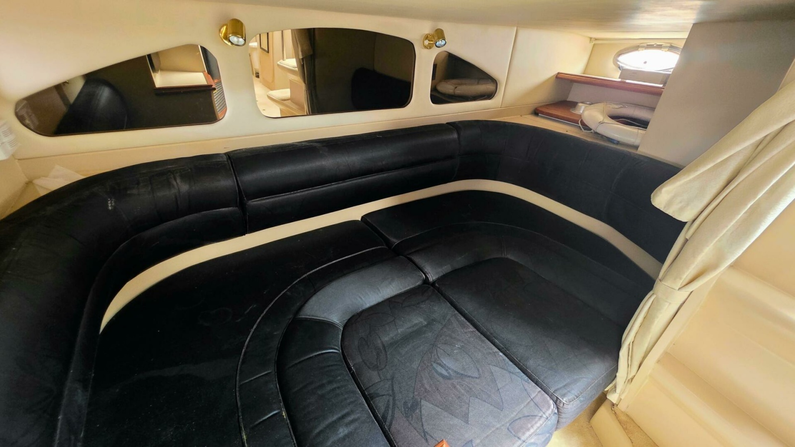 1999 Cruisers Yachts 3375 Esprit 33