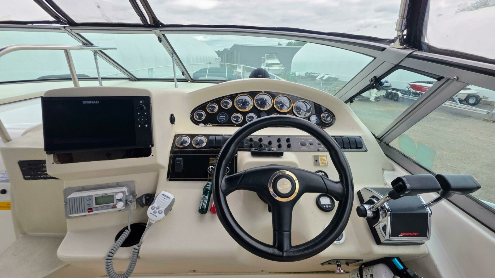 1999 Cruisers Yachts 3375 Esprit 33
