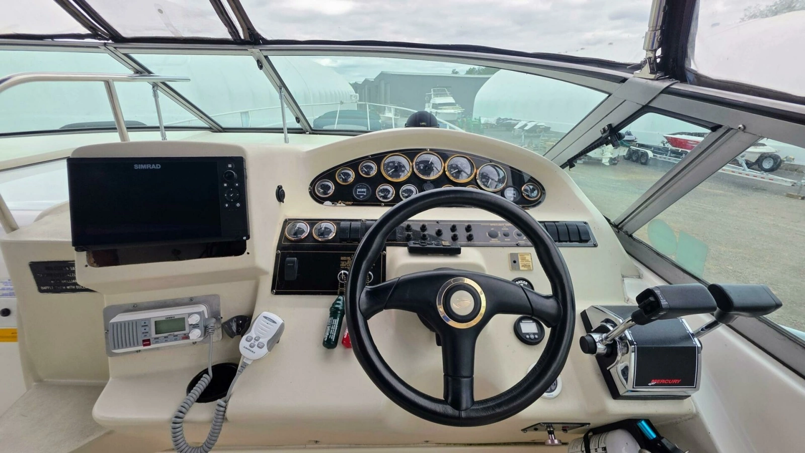 1999 Cruisers Yachts 3375 Esprit 33