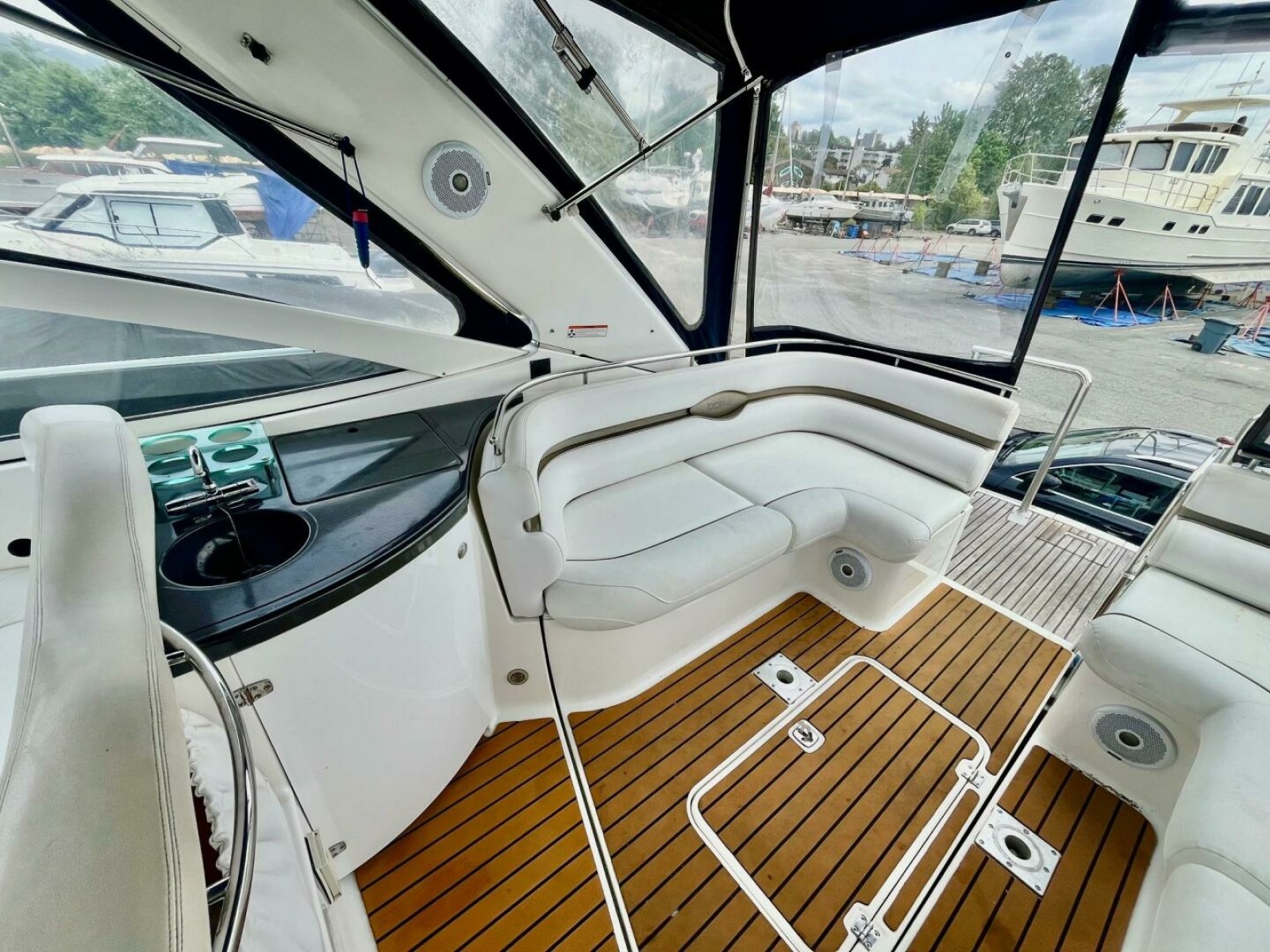 2006 Doral 330SE 33