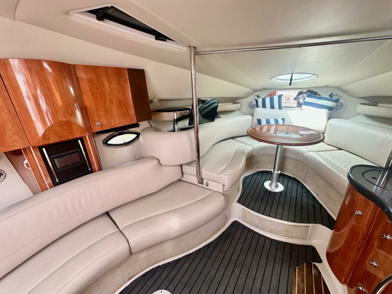 2006 Doral 330SE 33